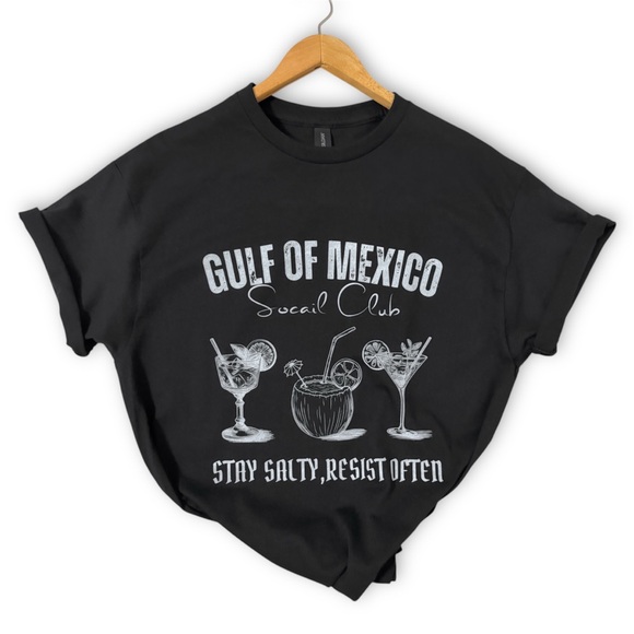 Gulf of Mexico Social Club Cocktails Graphic Tee Shirt Black NWT - Picture 2 of 10